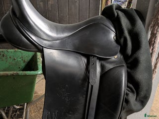 Sadlar hästutrustning till salu: Morris & Nolan dressyrsadel i Åkersberga - Annons 5