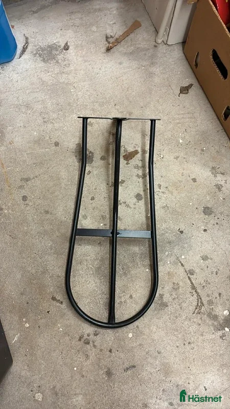 Stallinredning, stängsel & gård övrig utrustning till salu: Fem sadelhängare  - Annons 1