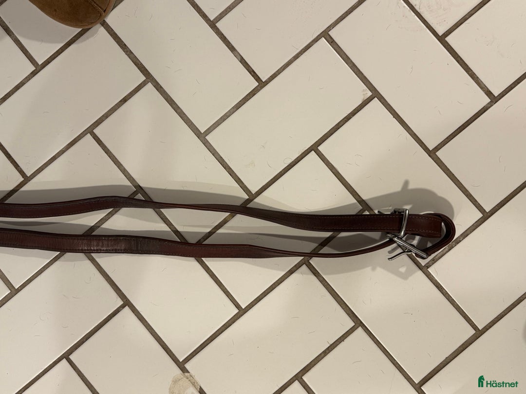 Sadlar hästutrustning till salu: CWD 2Gs hoppsadel, 17,5. Sadelgjord, stigläder! i Bromma - Annons 10