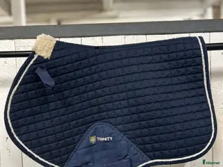 Schabrak & Vojlockar hästutrustning Blått trinityschabrak i Trelleborg - Annons 1