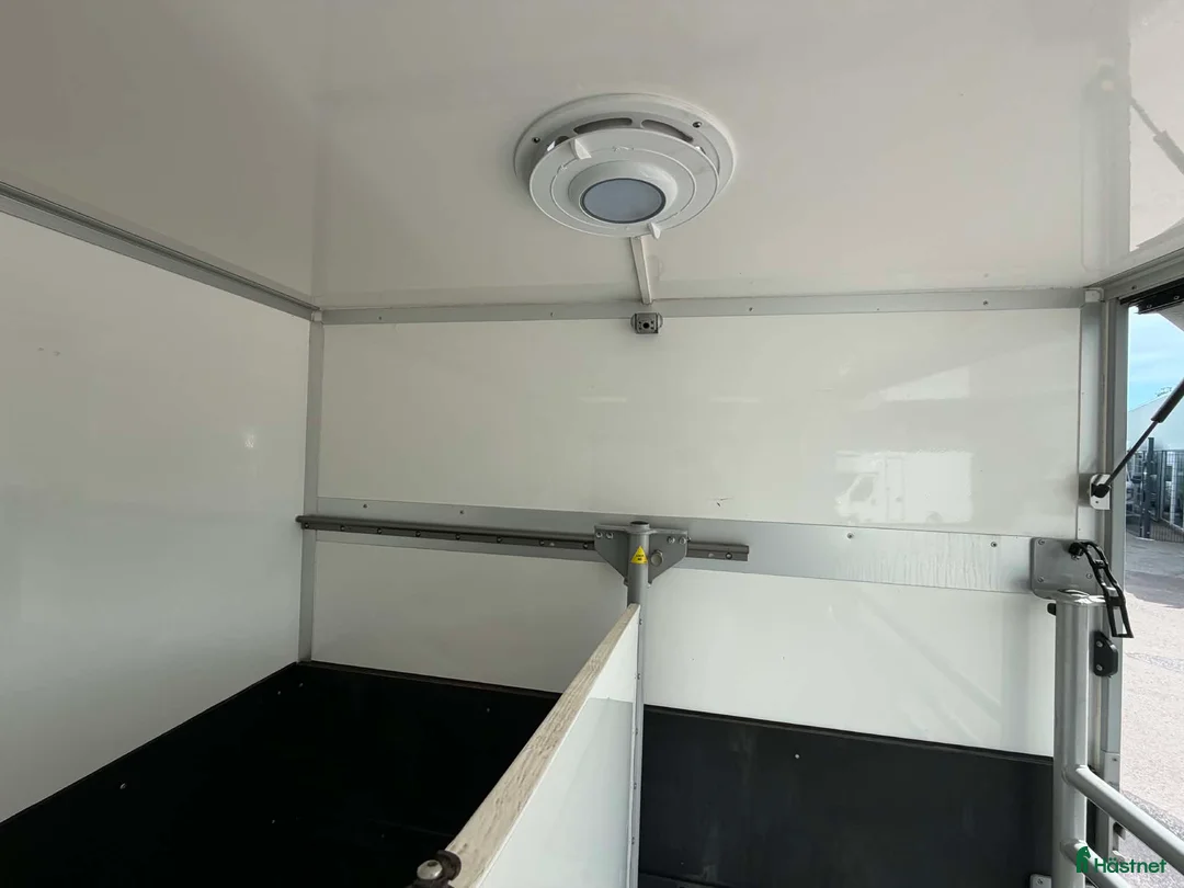 Hästlastbilar  fordon & transport till salu: Ume lIght 1 - 5 säten Lastvikt 1100kg - Annons 21