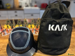 Hjälmar ryttarutrustning till salu: Perfekta julklappen! i Gärsnäs - Annons 1