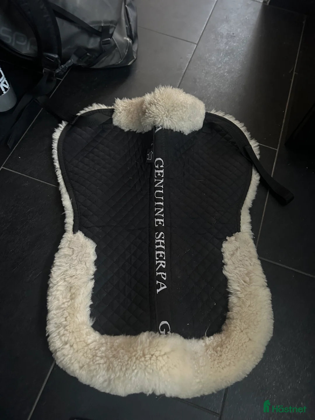 Sadeltillbehör hästutrustning till salu: Fårskinnspadd - Annons 1