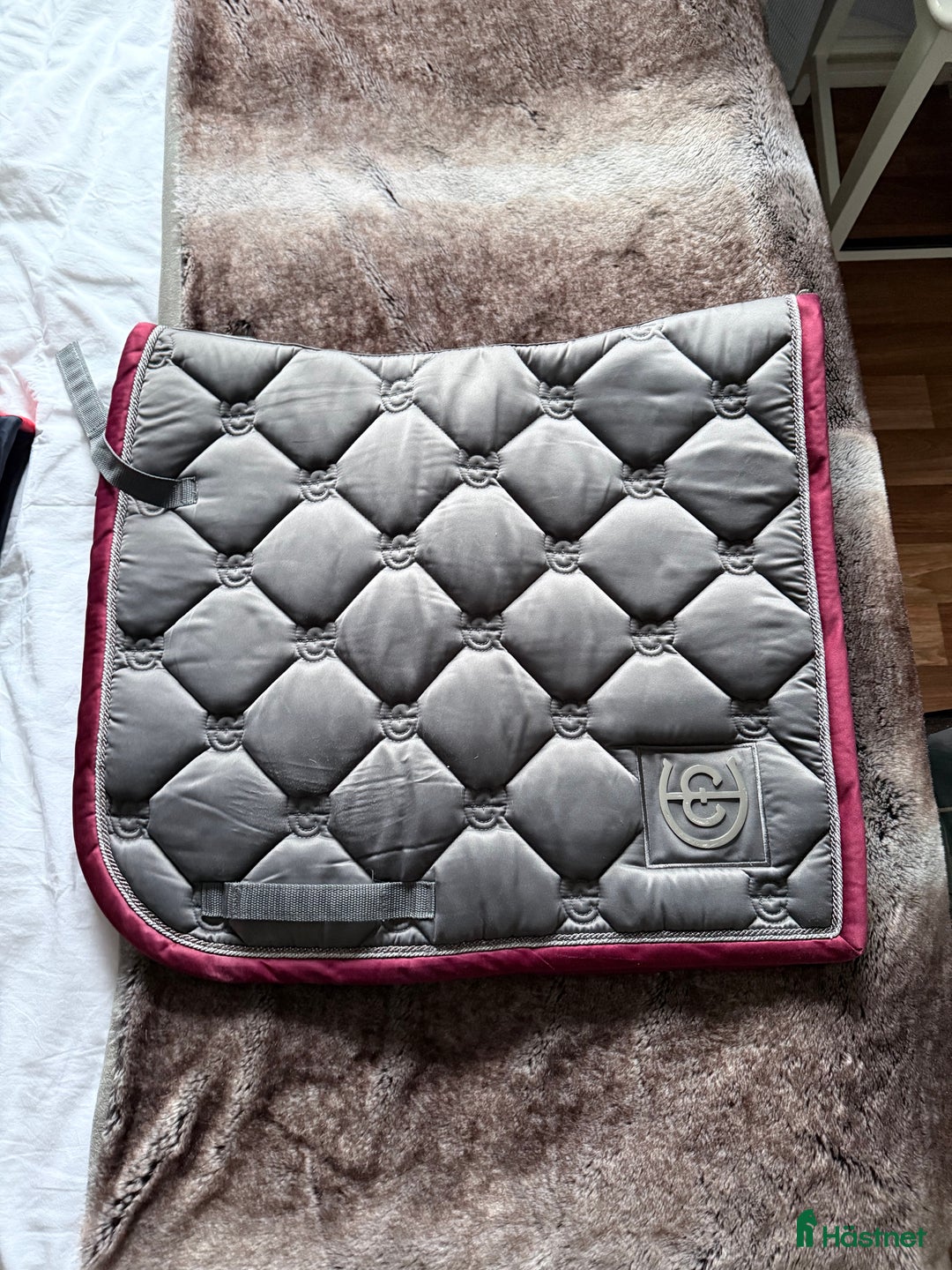 Schabrak & Vojlockar hästutrustning till salu: Diverse ES schabrak i Lindesberg - Annons 1