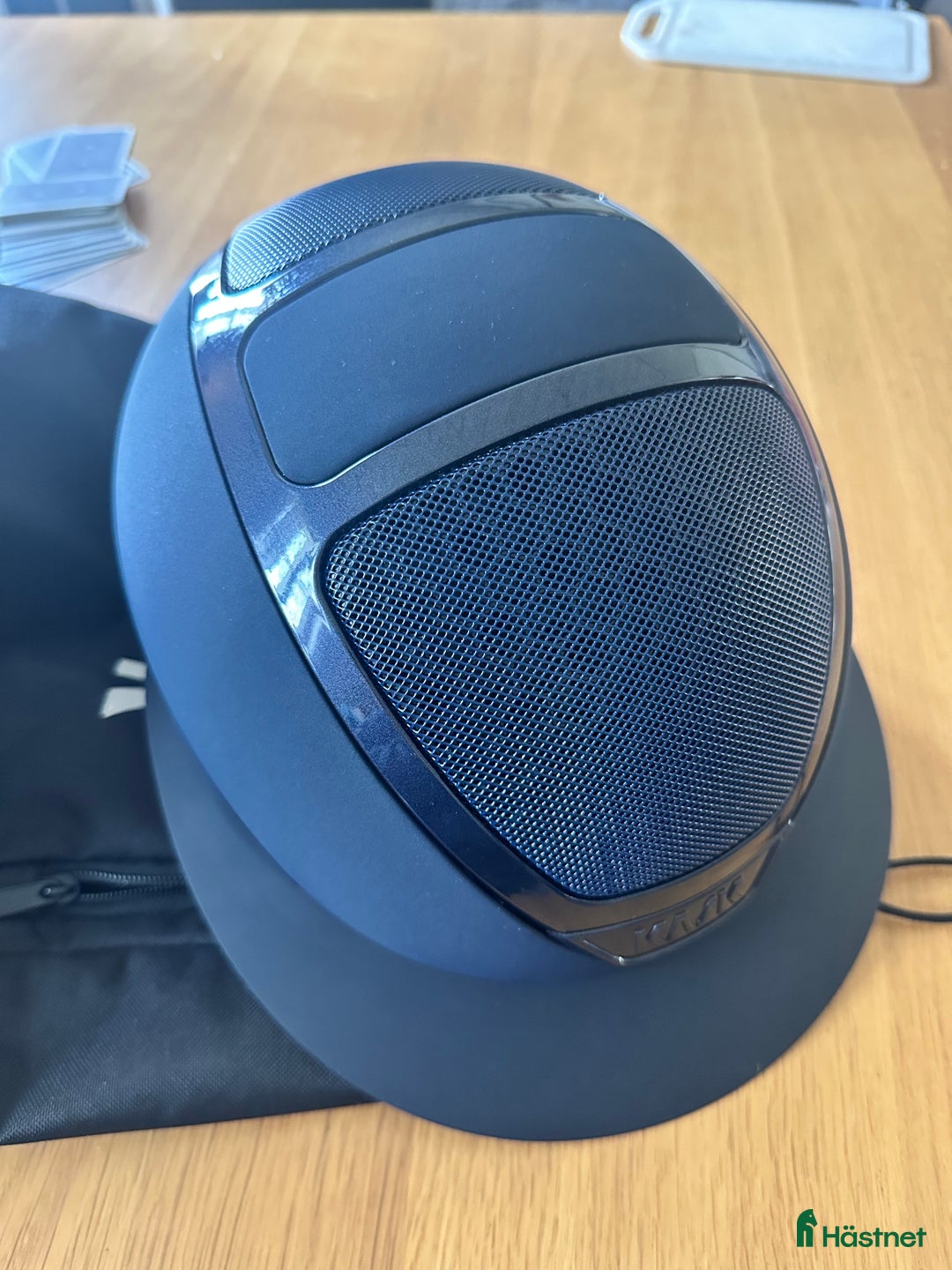 Hjälmar ryttarutrustning till salu: Fin Kask hjälm i Enskede - Annons 3