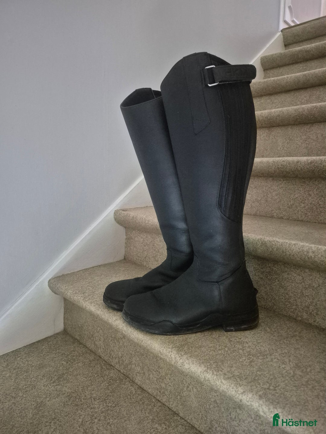 Ridstövlar ryttarutrustning till salu: Ridstövlar hkm i Alingsås - Annons 1