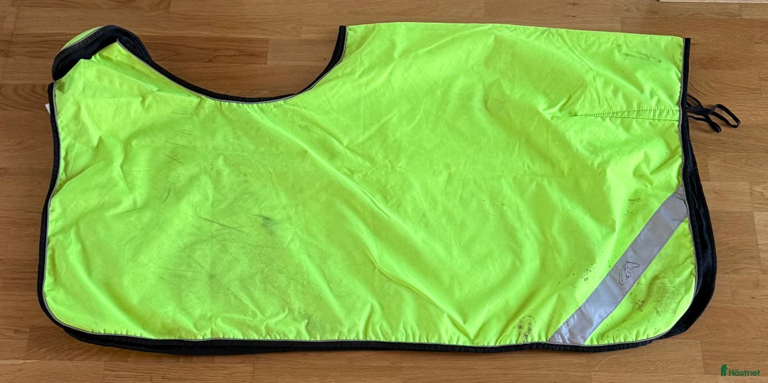 Täcken hästutrustning till salu: Ländtäcken i Vikingstad - Annons 2