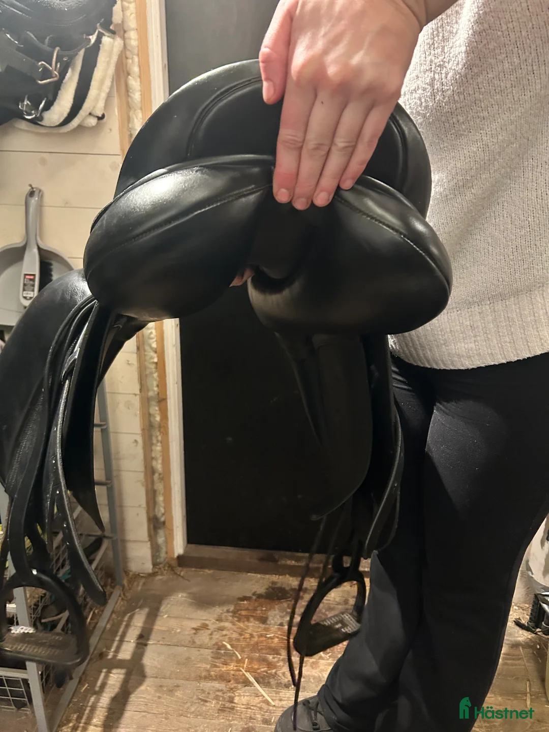 Sadlar hästutrustning till salu: Fantastisk Farmland dressyrsadel - Annons 2