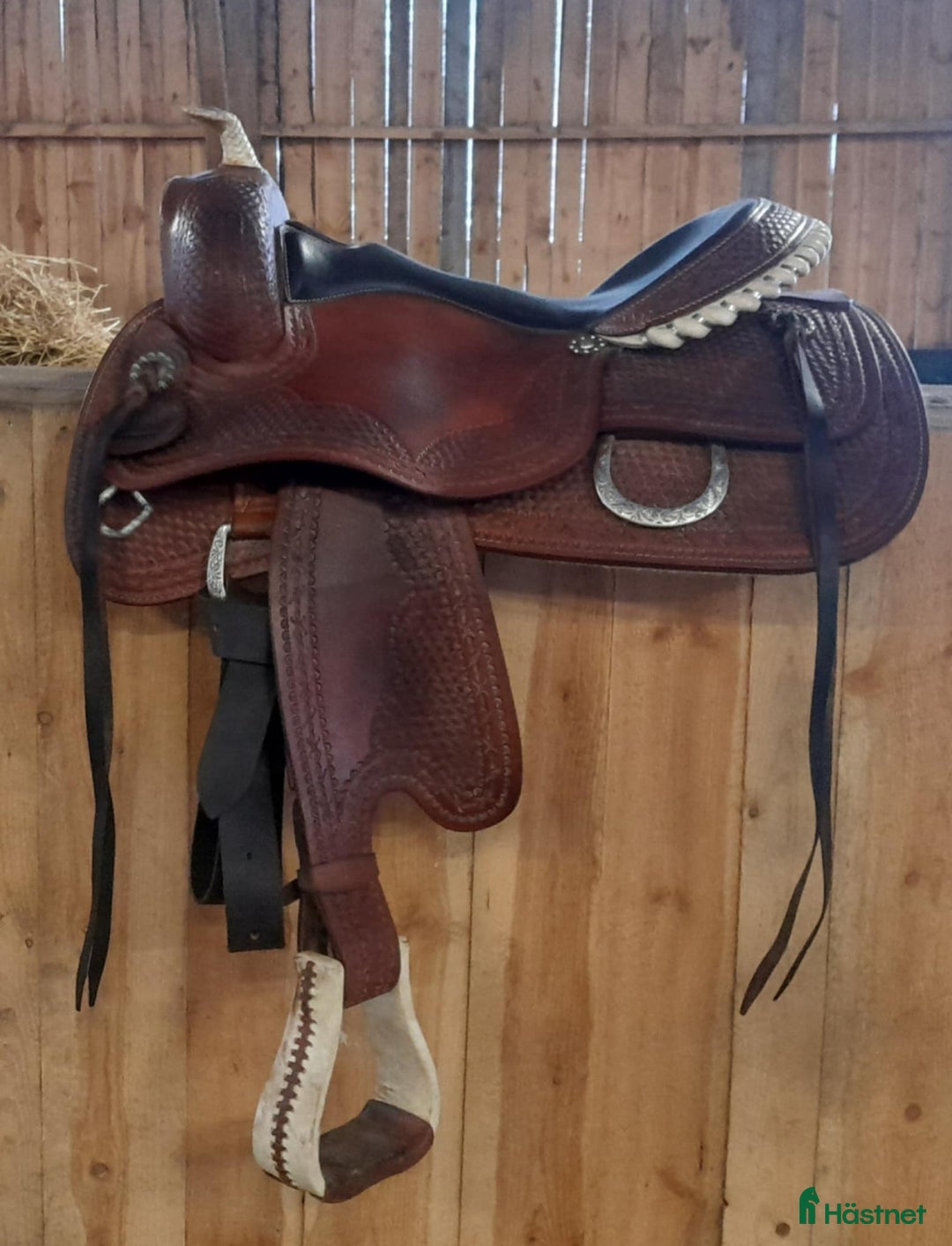 Sadlar hästutrustning till salu: Unik Freemax westernsadel, showmodell i koläder i Katthammarsvik - Annons 1