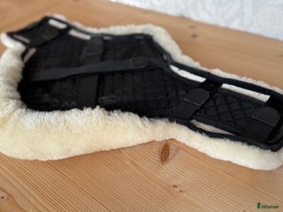 Sadeltillbehör hästutrustning till salu: Genuine Sherpa Gjordskydd i Staffanstorp - Annons 24