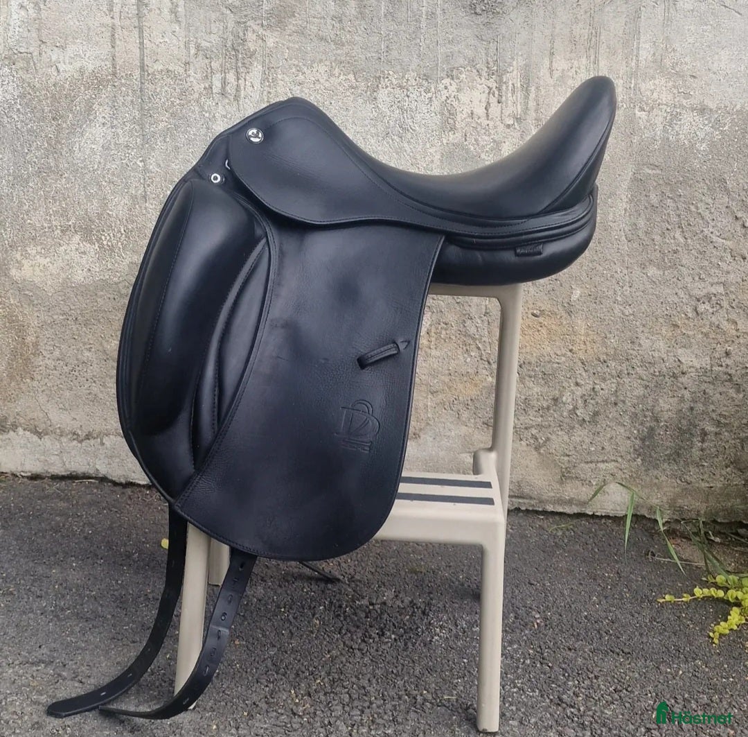 Sadlar hästutrustning till salu: Prestige D2  i Matfors - Annons 1