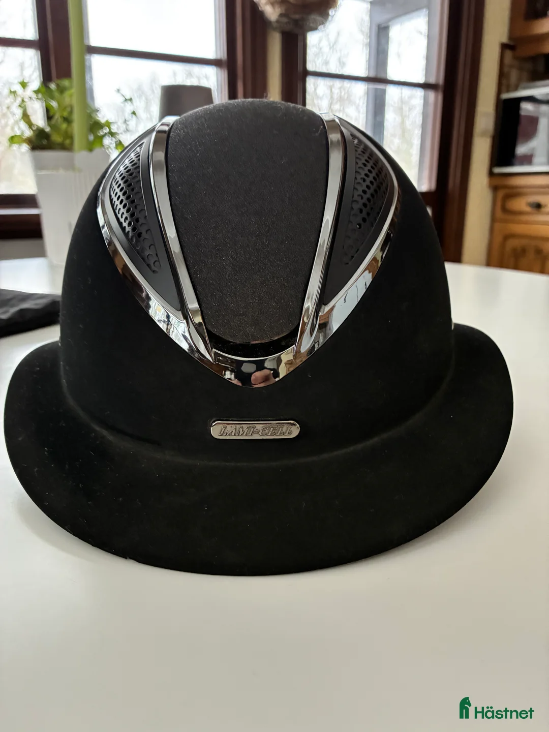 Hjälmar ryttarutrustning till salu: Fin Lami-cell Athena svart  i Skutskär - Annons 1