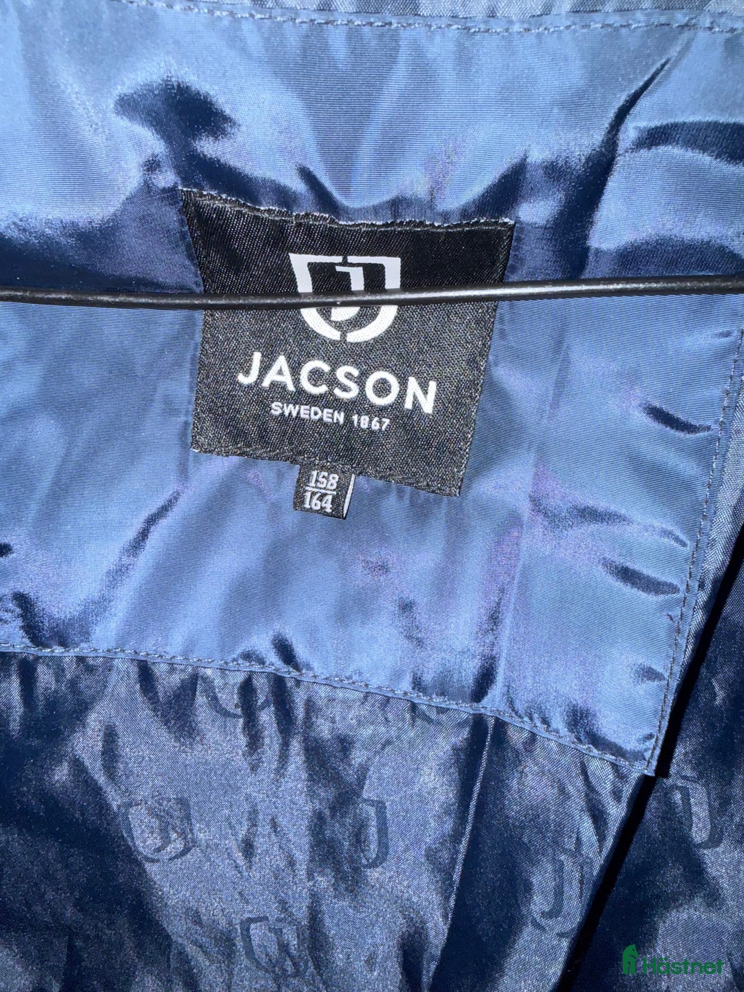 Jackor & Kavajer ryttarutrustning till salu: 💙oanvänd JACSON kappa till salu💙 i Kiruna - Annons 3