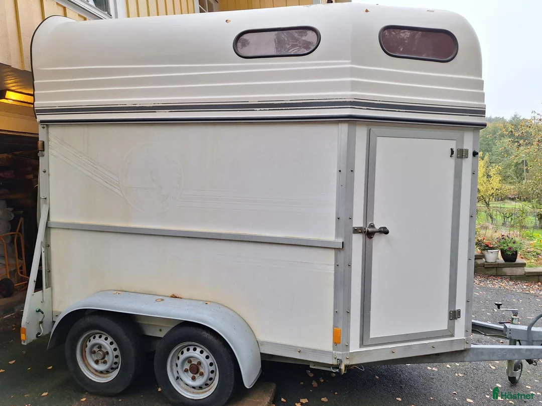 Hästtransporter  fordon & transport till salu: Boj Bravo transport  - Annons 2
