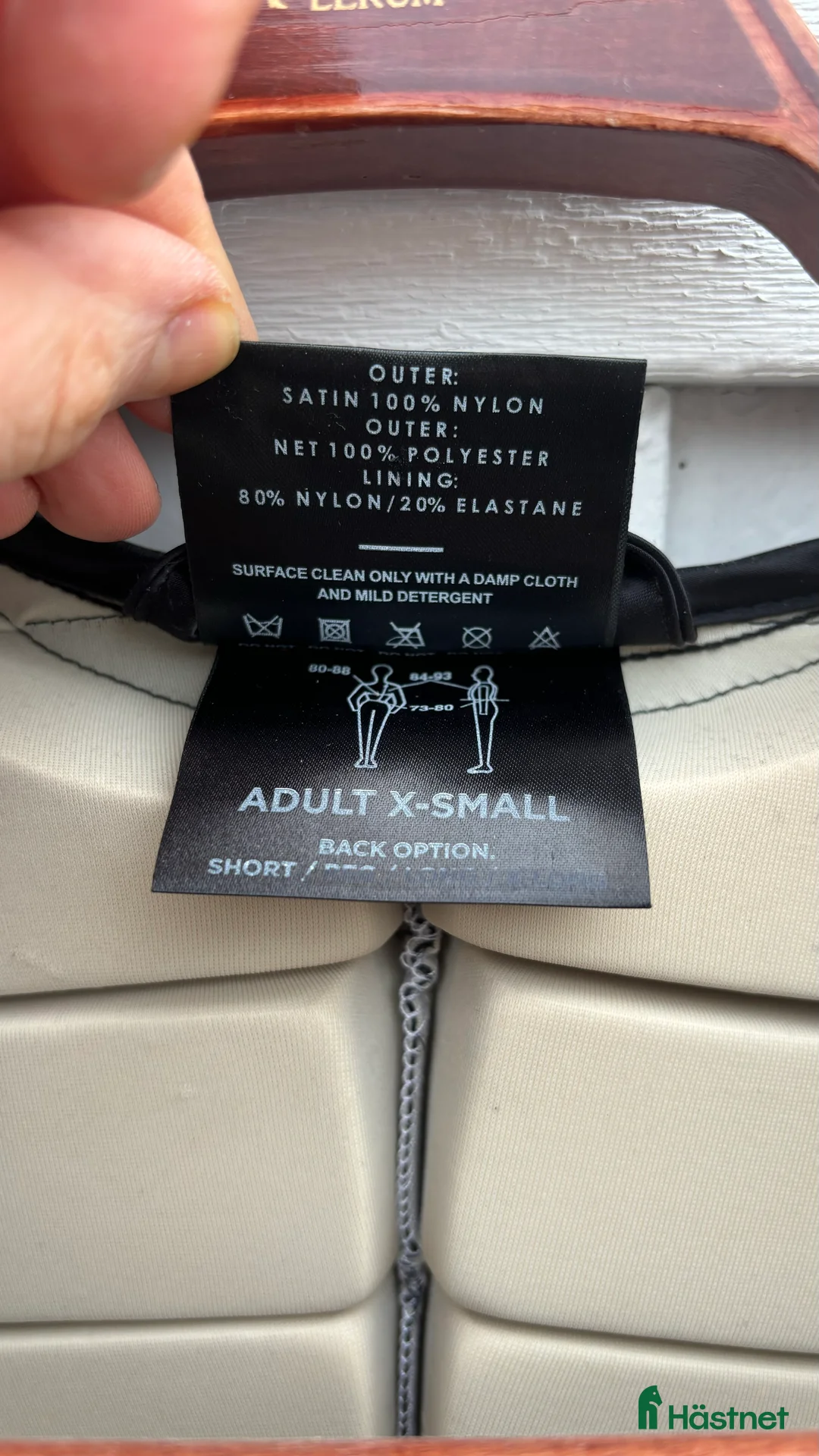 Säkerhetsvästar ryttarutrustning till salu: Racesafe 2010 XS med kort rygg i Marstrand - Annons 4