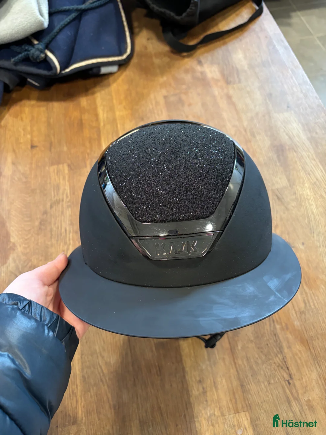 Hjälmar ryttarutrustning till salu: ✨ Elegant Kask Star Lady Swarovski – i toppskick ✨ - Annons 4