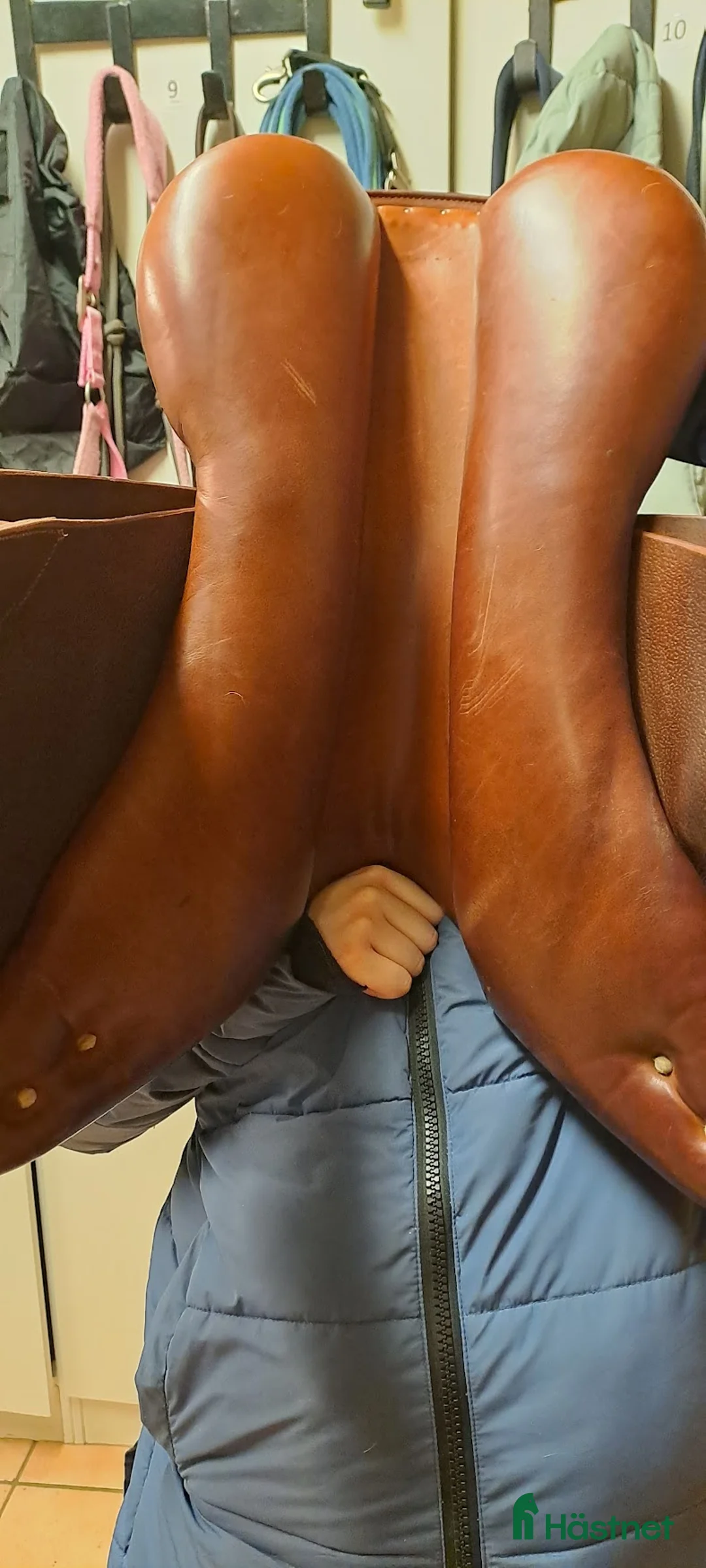 Sadlar hästutrustning till salu: Italiensk flatback hoppsadel i Västerhaninge - Annons 9