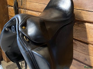 Sadlar hästutrustning till salu: Draupnir 17,5 i fint skick i Motala - Annons 21