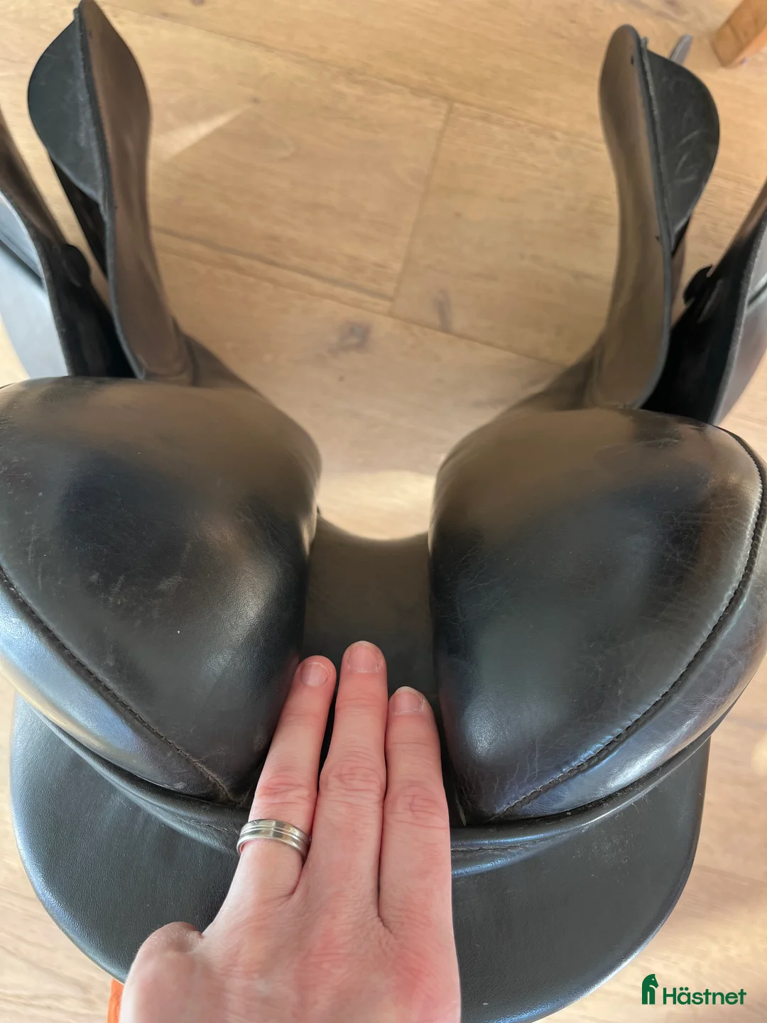 Sadlar hästutrustning till salu: Fin hoppsadel 16” - Annons 5