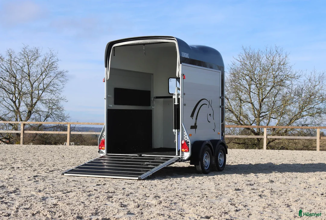 Hästtransporter  fordon & transport till salu: Ny - mycket hästtransport för pengarna i Löderup - Annons 5