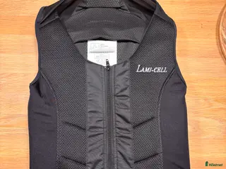 Säkerhetsvästar ryttarutrustning till salu: Ryggskydd Stl M - Annons 24