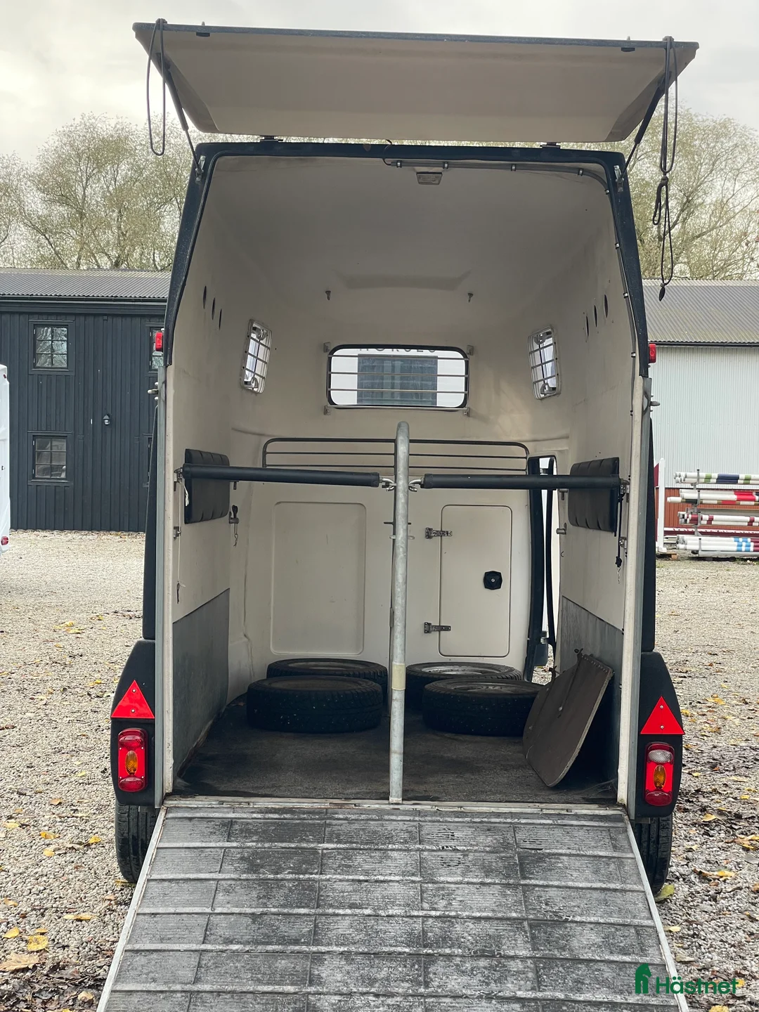 Hästtransporter  fordon & transport till salu: Ljus, rymlig Christ Champion 2012 i Hurva - Annons 8