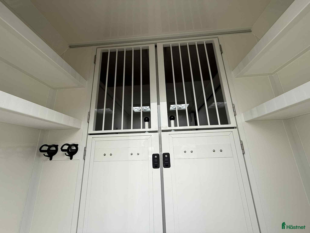 Hästlastbilar  fordon & transport till salu: NORDIC HORSE 5 STUTERI *HÖG LASTVIKT* i Köping - Annons 12