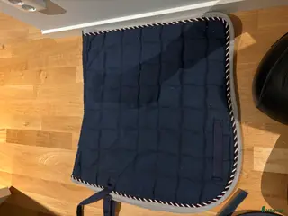 Schabrak & Vojlockar hästutrustning till salu: Flera olika schabrak i Västerhaninge - Annons 3