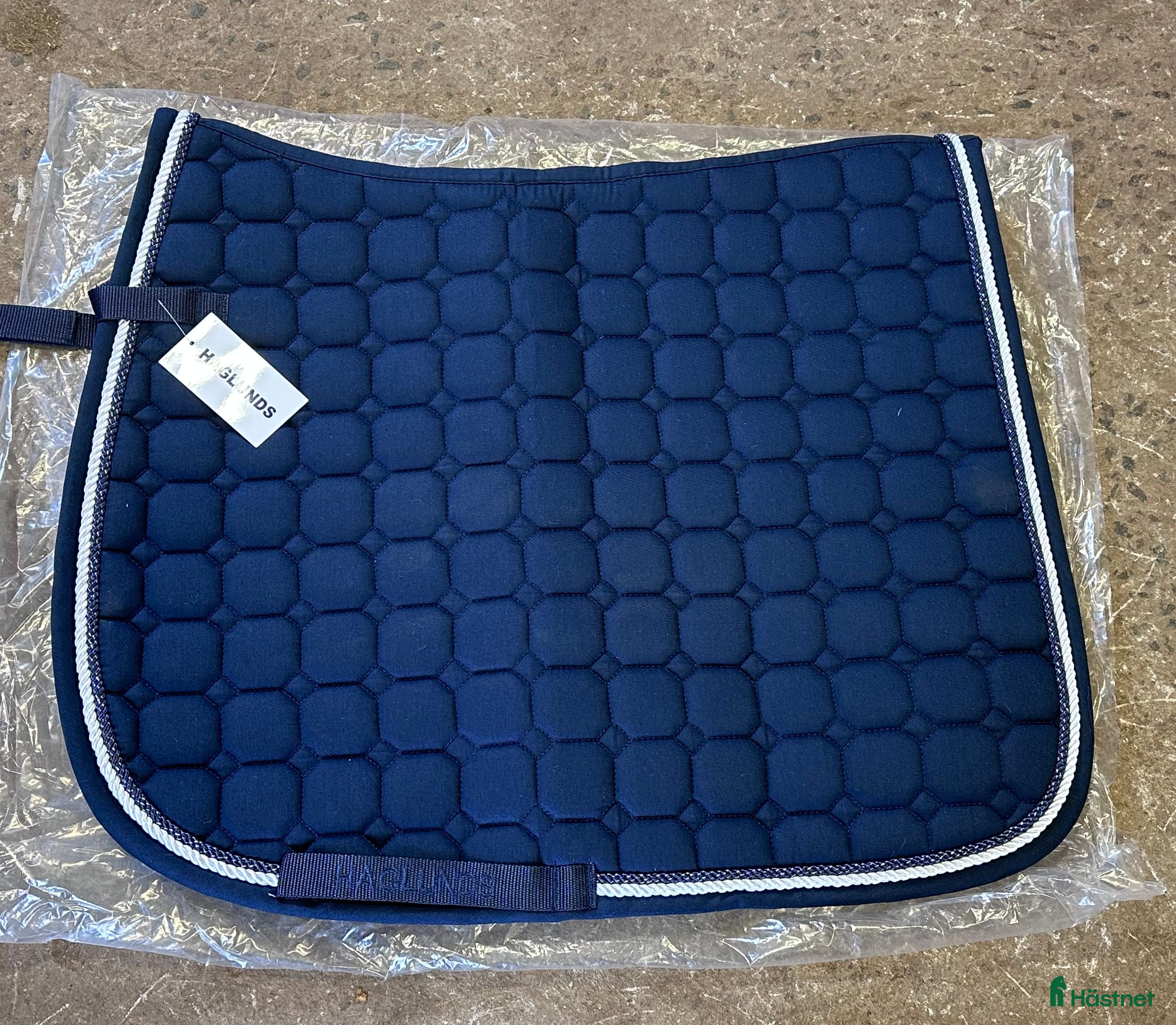 Schabrak & Vojlockar hästutrustning till salu: Dressyrschabrak, helt nytt  i Skillingaryd - Annons 3