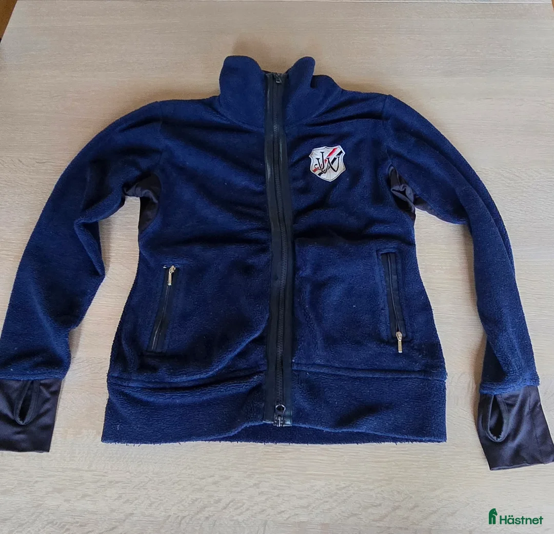 Övrigt Ridkläder ryttarutrustning till salu: Blå fleecejacka - Annons 1