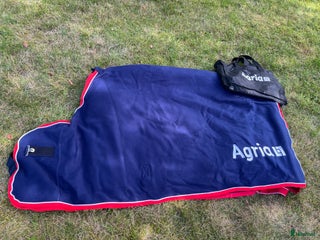 Täcken hästutrustning till salu: Täcken stl 125 & 135 i Vikingstad - Annons 2