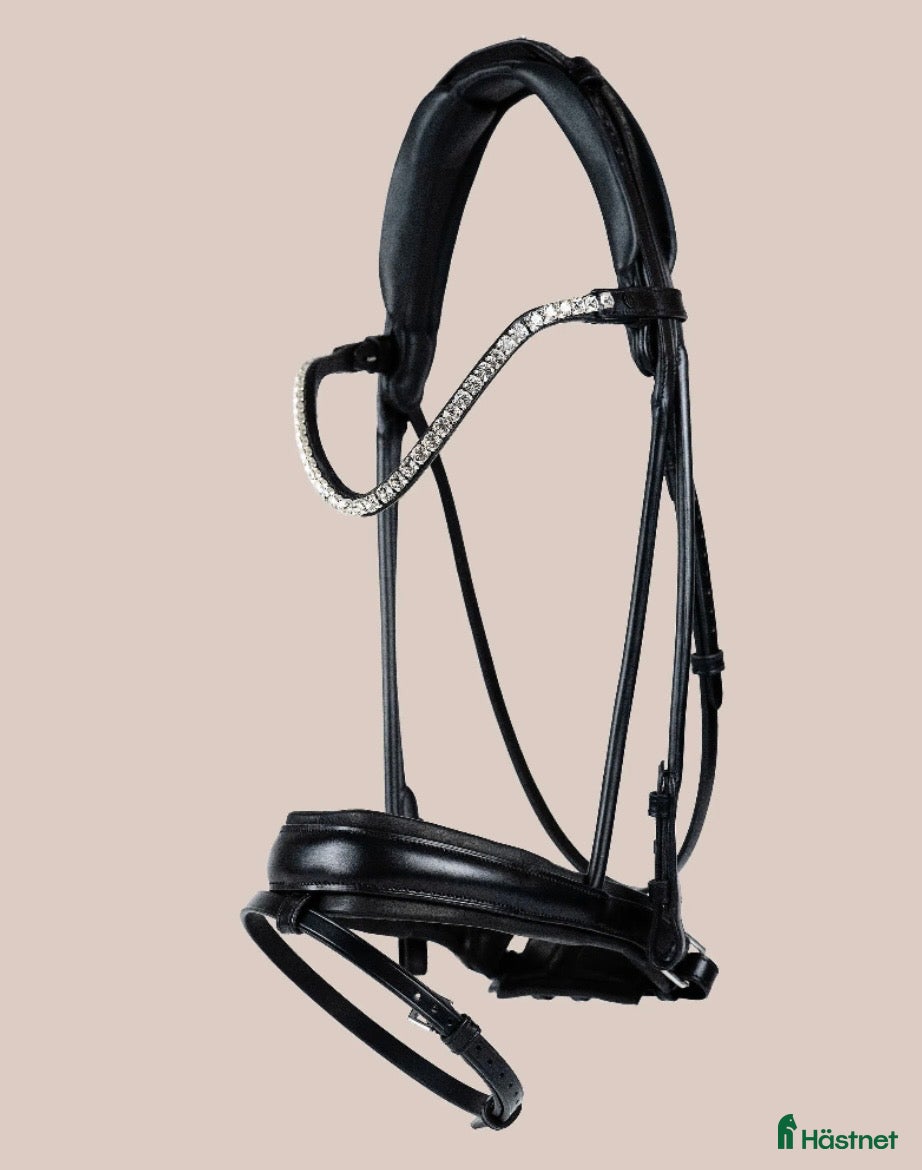 Träns hästutrustning till salu: Equemist dressyrträns - Annons 1