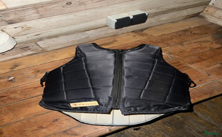 Säkerhetsvästar ryttarutrustning till salu i Haparanda - Annons 12