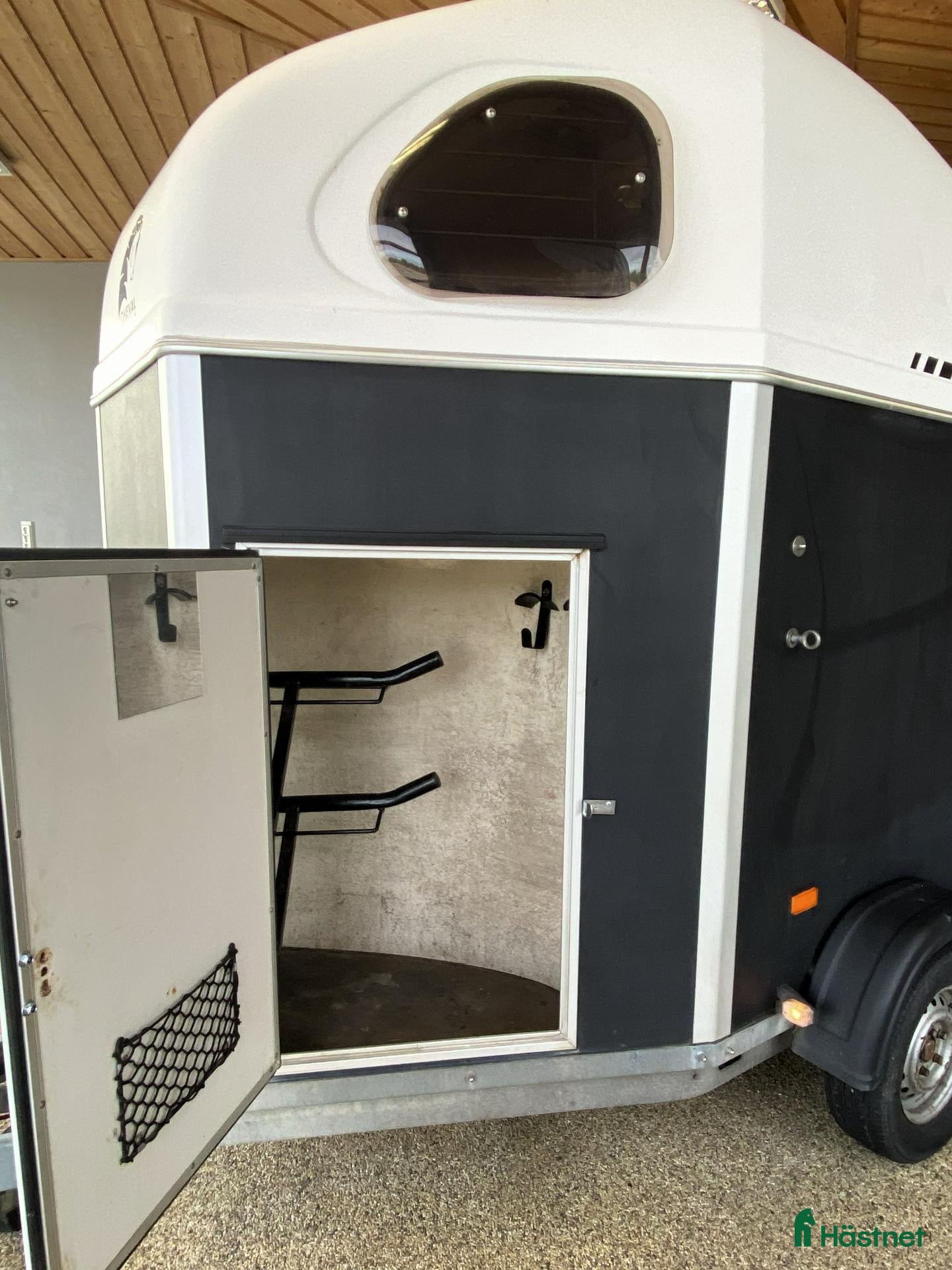 Hästtransporter  fordon & transport till salu: Cheval Liberte - Renoverad med alugolv - Annons 13