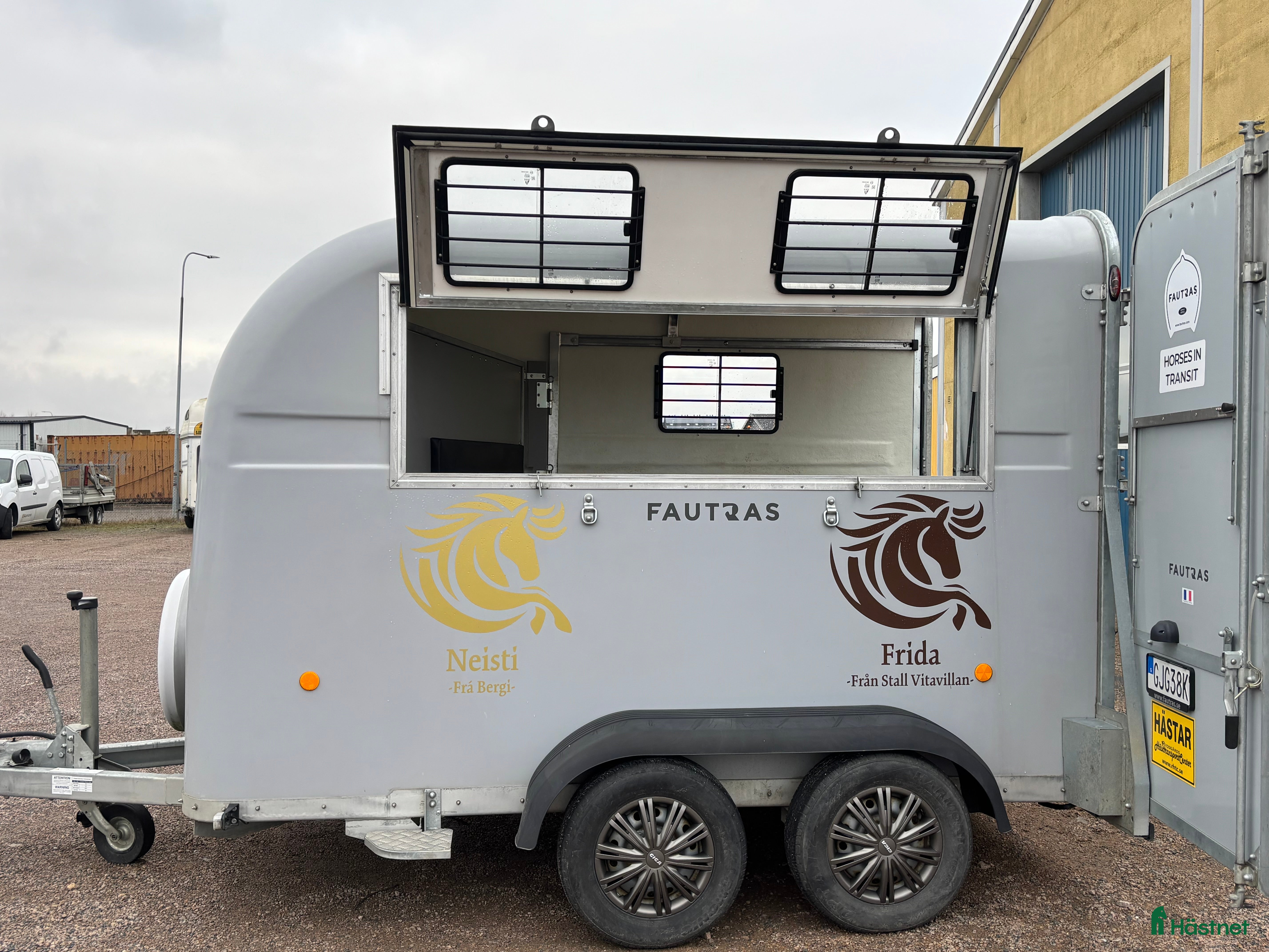 Hästtransporter  fordon & transport till salu: Fautras Icelandic med öppningsbar sida  - Annons 8