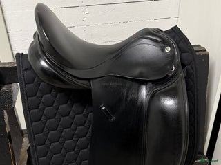 Sadlar hästutrustning till salu: Dressyrsadel Cliff Barnsby i Värnamo - Annons 11