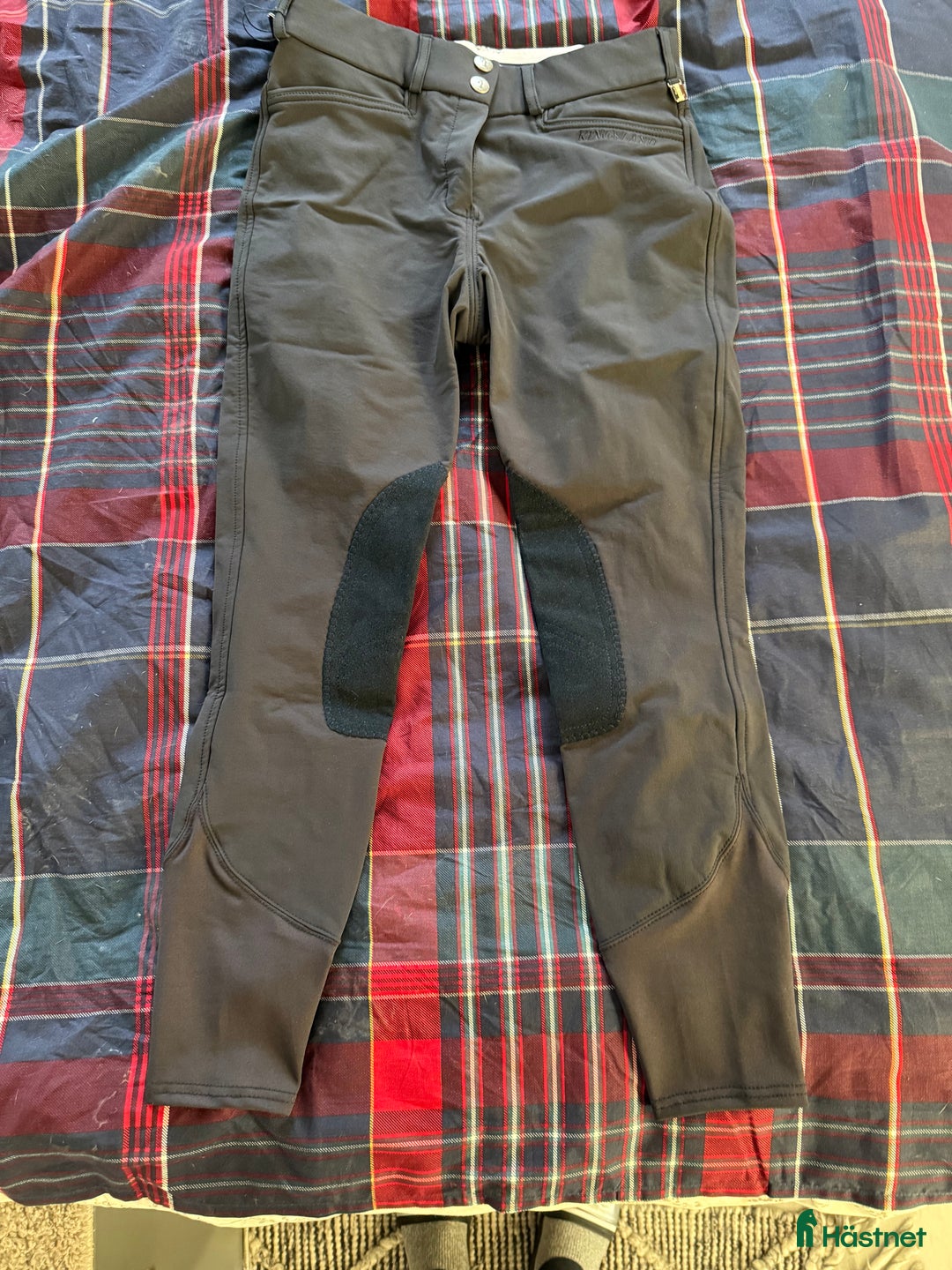 Ridbyxor ryttarutrustning till salu: Nya kingsland knäskodda ridbyxor  i Västerås - Annons 2