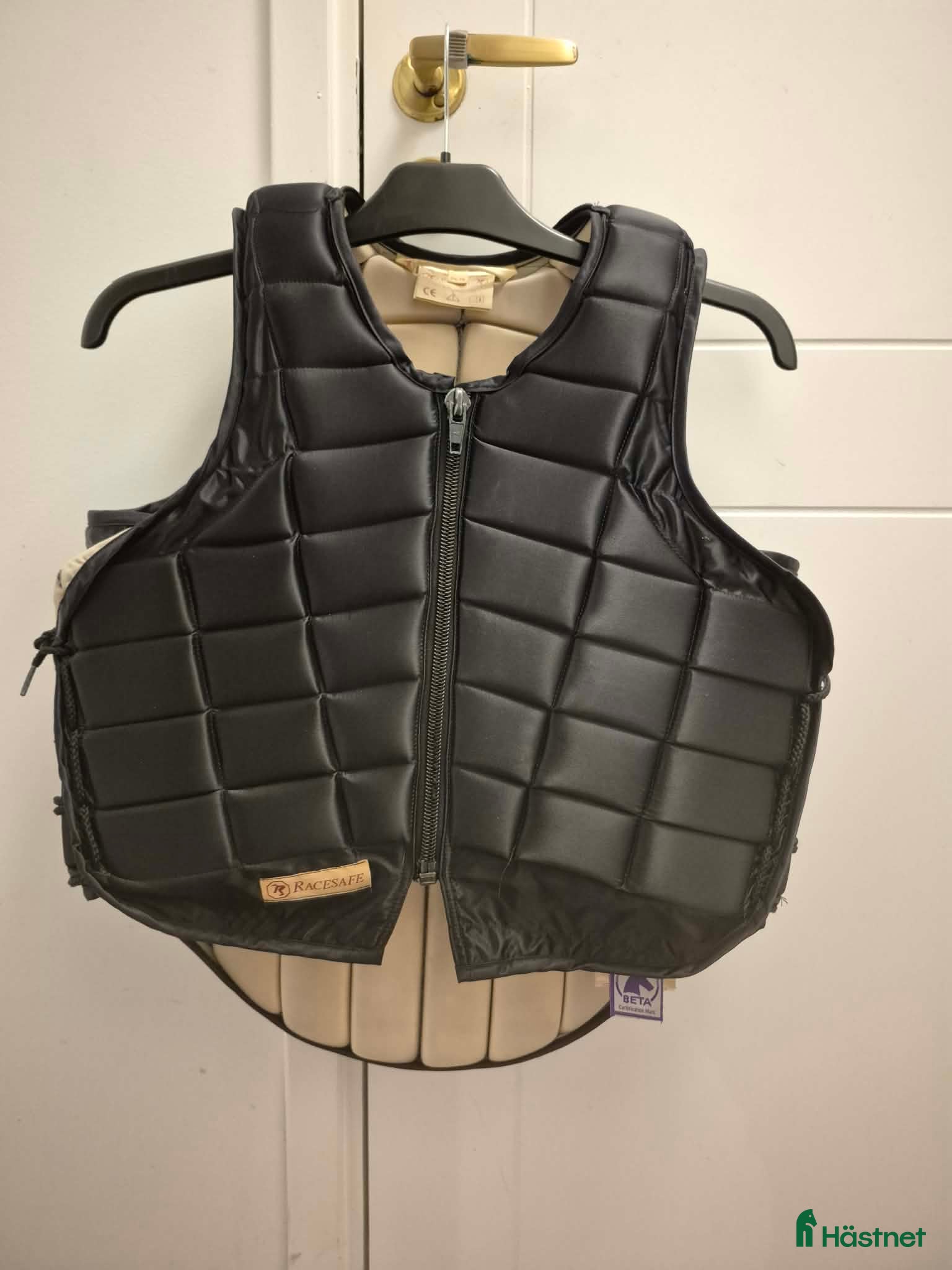 Säkerhetsvästar ryttarutrustning till salu: Racesafe säkerhetsväst - Annons 1