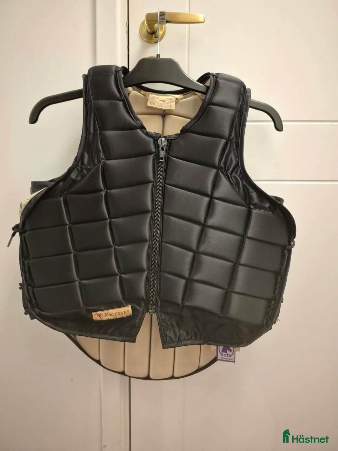 Säkerhetsvästar ryttarutrustning till salu: Racesafe säkerhetsväst - Annons 1