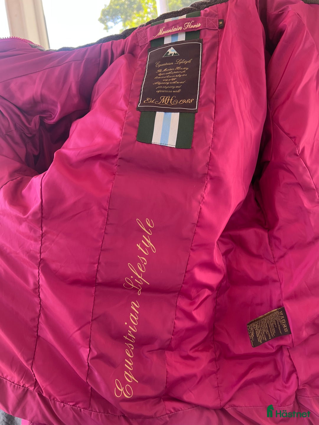 Jackor & Kavajer ryttarutrustning till salu: Mountain Horse Belvedere dunjacka i Lidingö - Annons 9