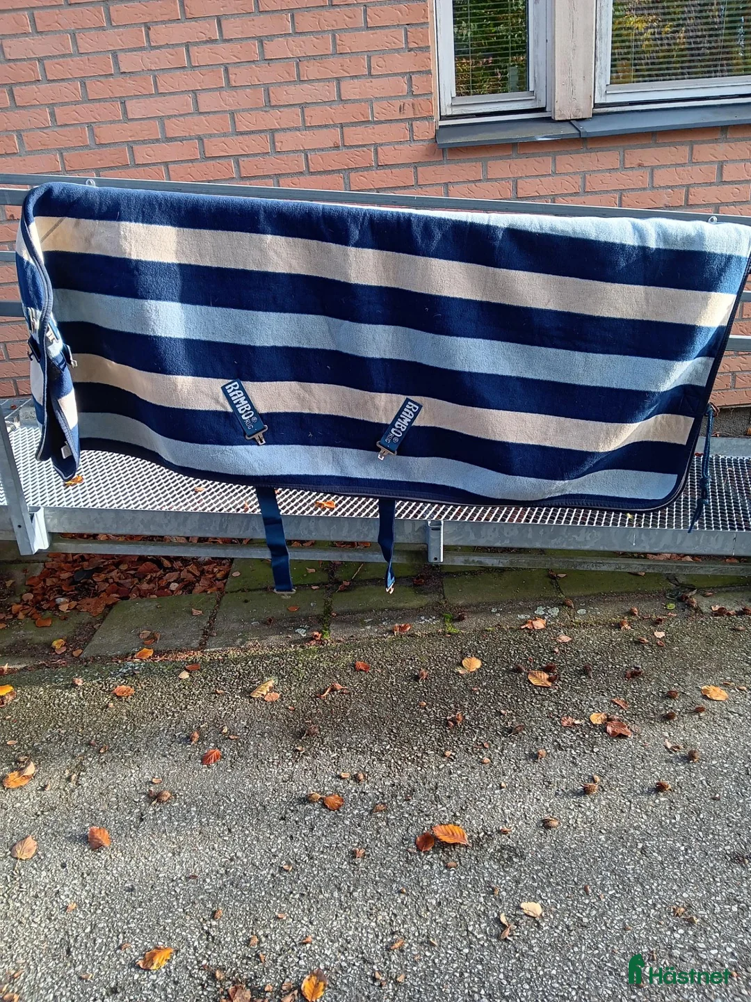 Täcken hästutrustning till salu: Rambo fleece  - Annons 1