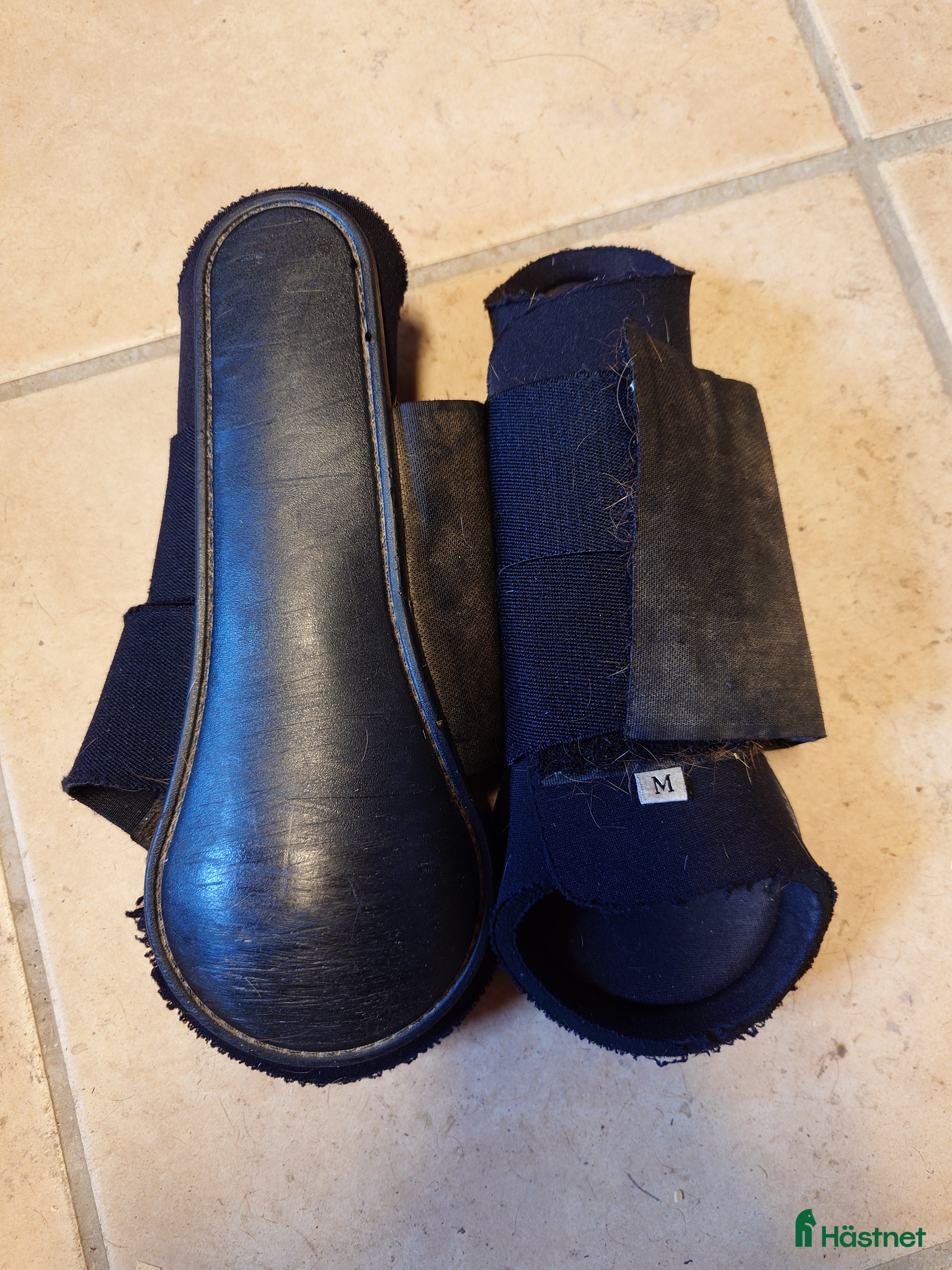 Benskydd hästutrustning till salu: Benskydd och benlindor säljes  i Uppsala - Annons 1