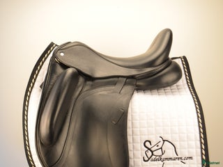 Sadlar hästutrustning till salu: Fantastisk dressyrsadel, Custom Omni i Eslöv - Annons 23