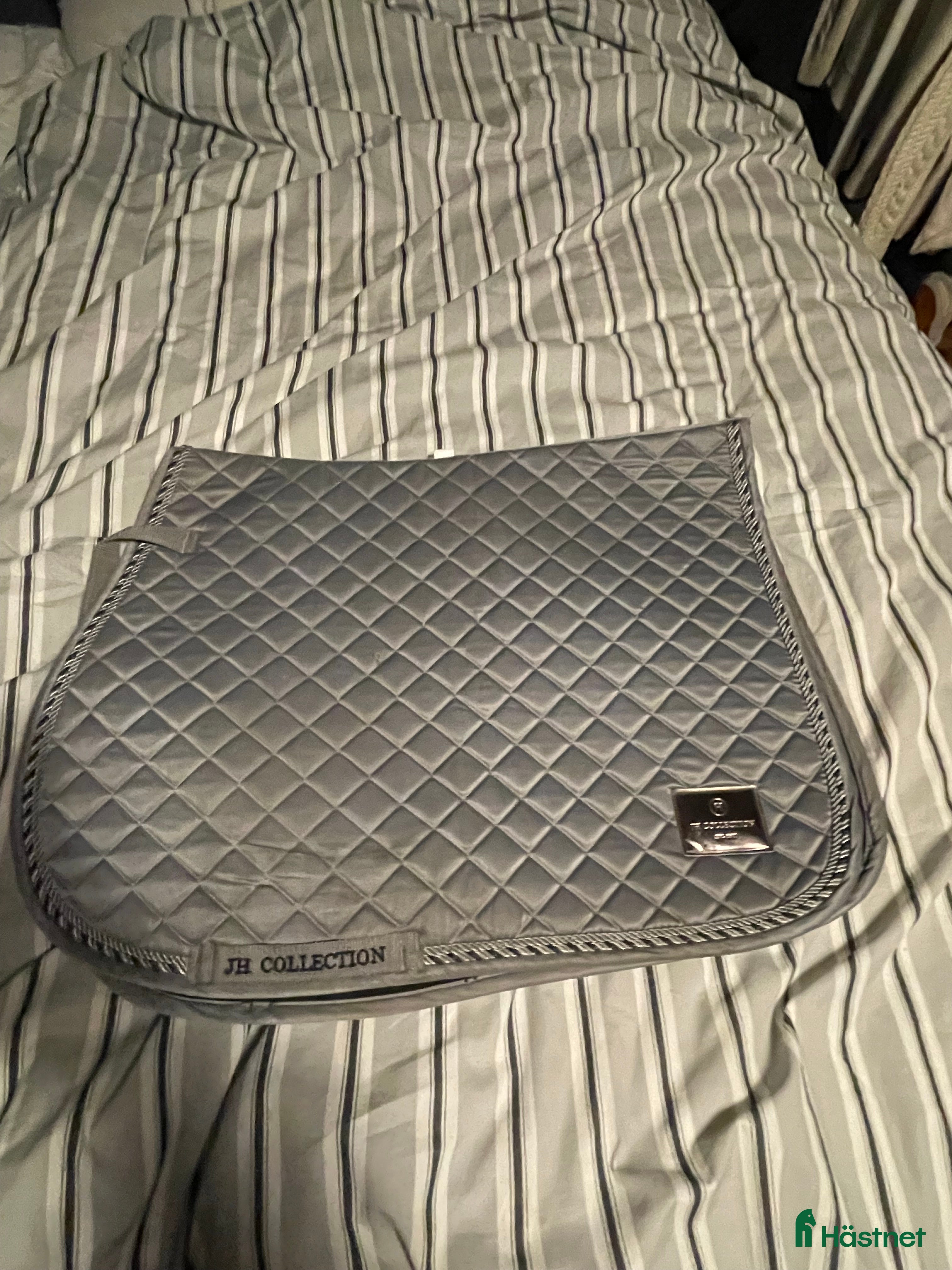 Schabrak & Vojlockar hästutrustning Schabrak i fint skick - Annons 1