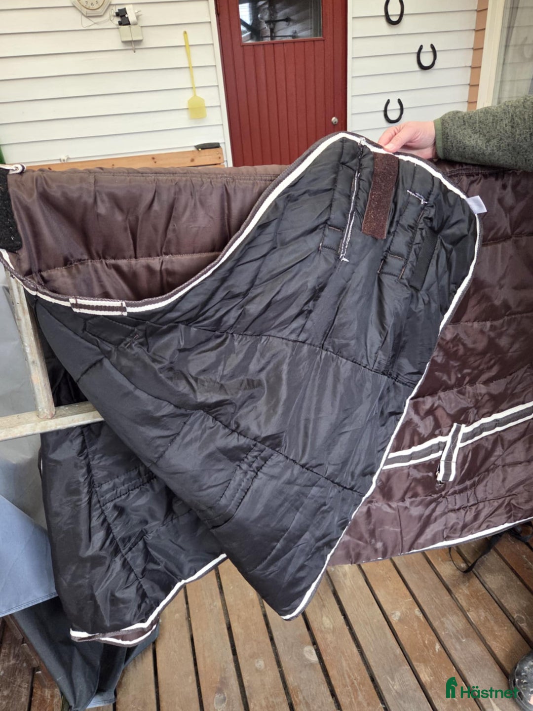 Täcken hästutrustning till salu: Stalltäcken i Virsbo - Annons 2