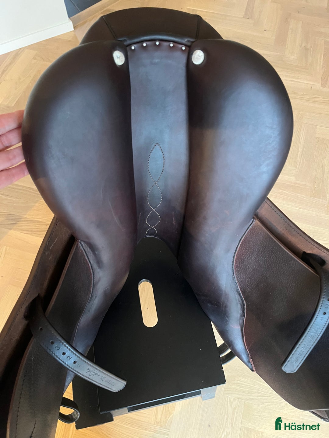 Sadlar hästutrustning till salu: Hoppsadel i mycket fint skick i Allerum - Annons 3