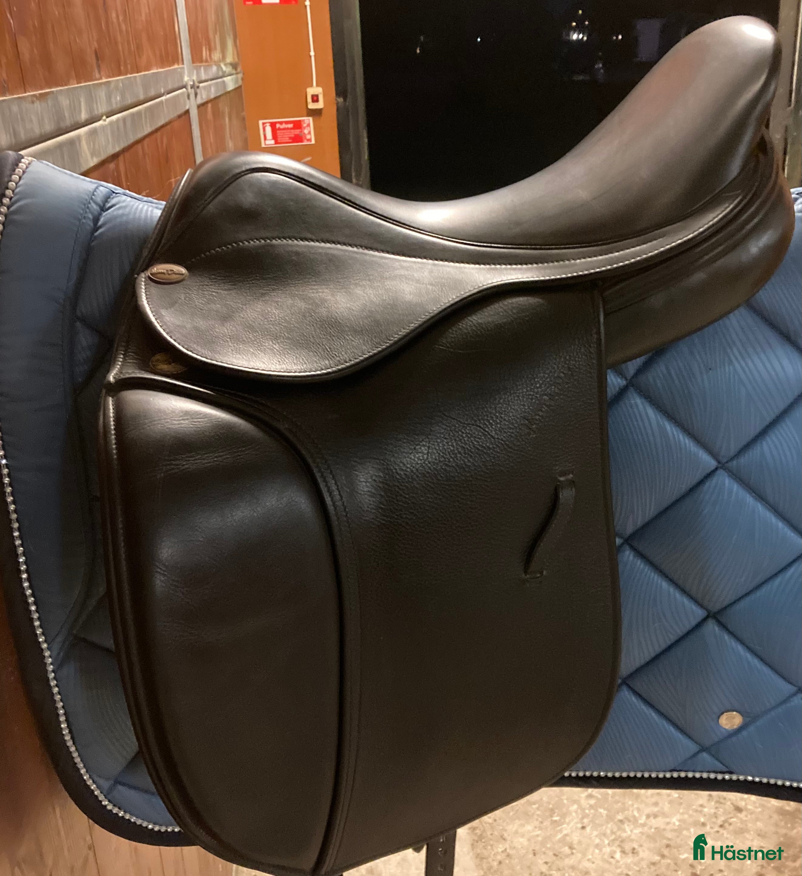 Sadlar hästutrustning till salu: Harry Dabbs dressyrsadel  i Eskilstuna - Annons 18