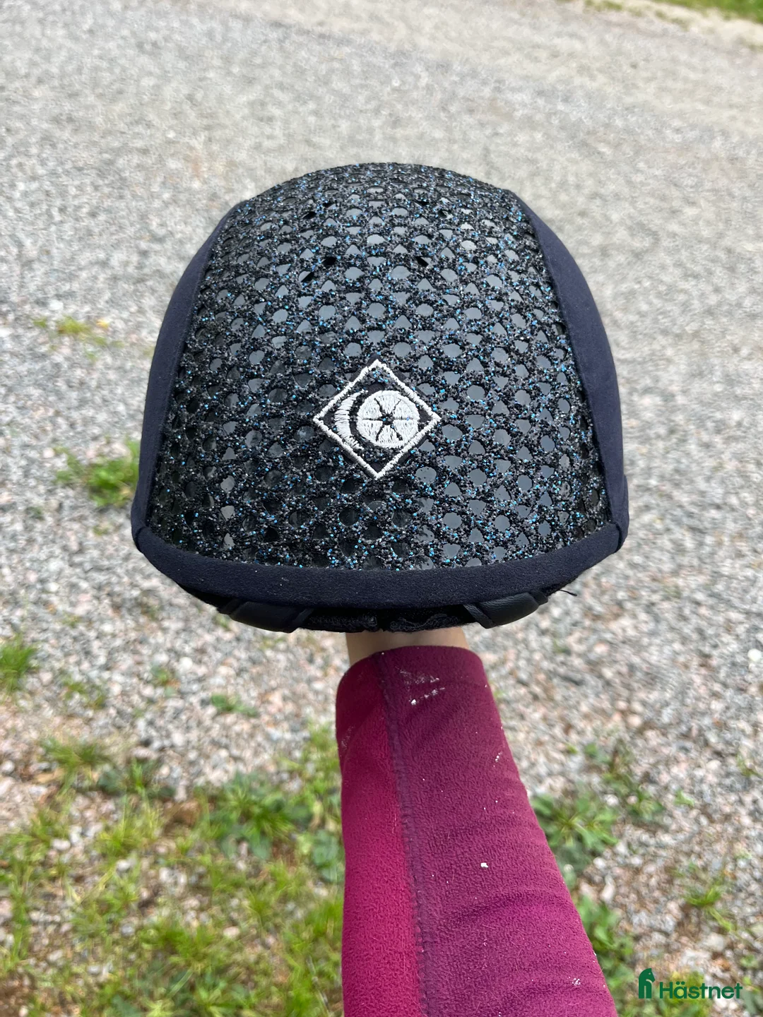 Hjälmar ryttarutrustning till salu: Charles Owen sp8 plus sparkly i Lundsbrunn - Annons 3