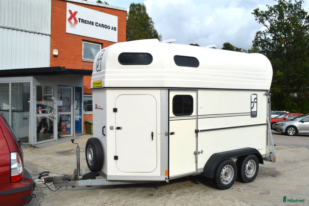 Hästtransporter  fordon & transport till salu: Forzab Futuro 220SEH 2018, Totalvikt 1990 kg i Kvicksund - Annons 1