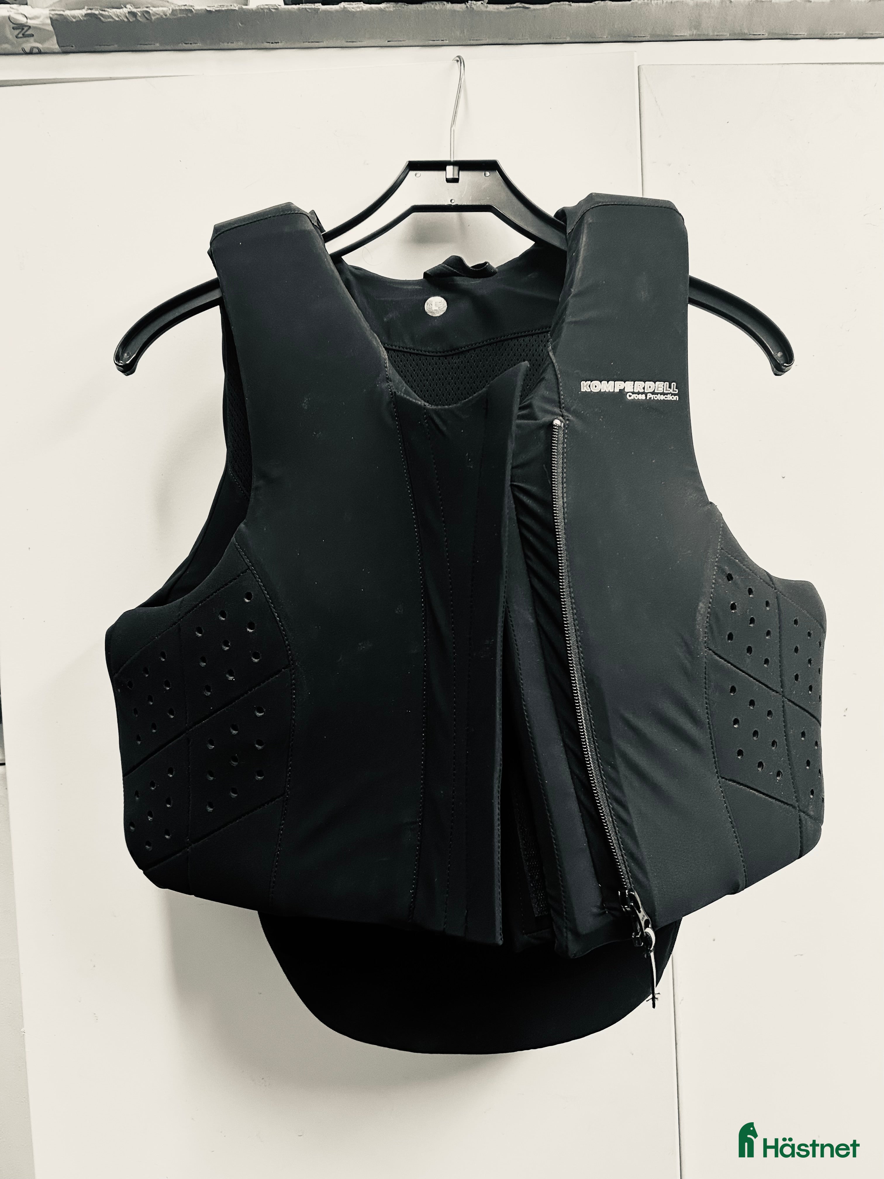 Säkerhetsvästar ryttarutrustning till salu: Säkerhetsväst i Vallda - Annons 7